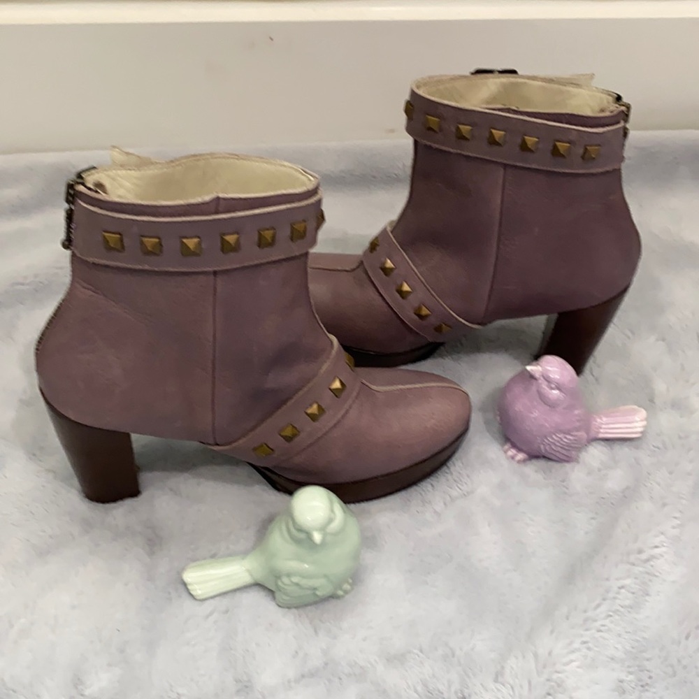 SWEET FLUEVOG ANKLE BOOTS!!